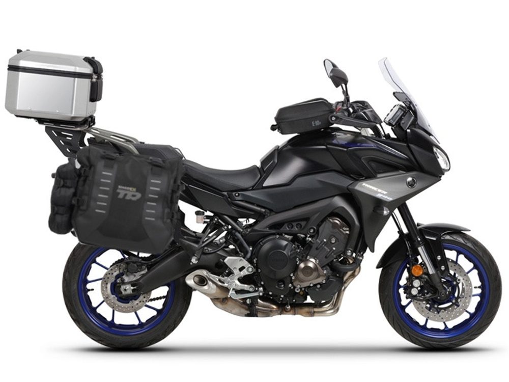 SHAD Kompletní sada bočních adventure brašen SHAD TERRA TR40 a hliníkového 55L vrchního kufru, včetně montážní sady SHAD YAMAHA MT-09 Tracer / Tracer 900