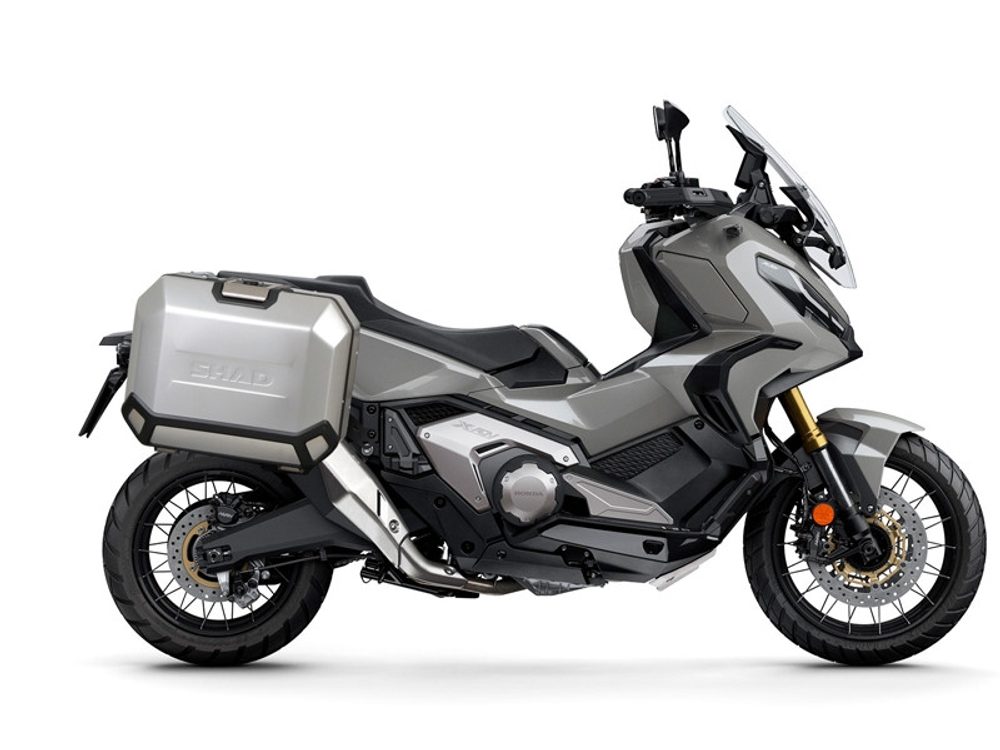 SHAD Kompletní sada bočních hliníkových kufrů SHAD TERRA 47L/47L, včetně montážní sady SHAD HONDA X-ADV 750