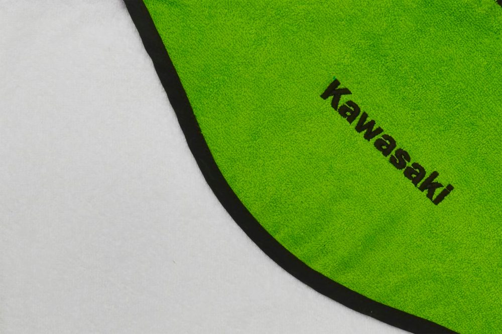 Kawasaki Dětská osuška Kawasaki s kapucí