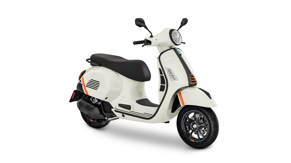 Vespa GTS 125 SS RST E5 - bílá 2024