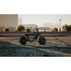 BMW CE 02 - COSMIC BLACK - URBAN MOBILITY - MOTORKY