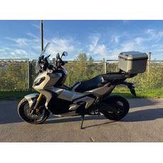 HONDA X-ADV 750 BAZAR - MOTOBAZAR