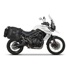 Kompletní sada bočních adventure brašen SHAD TERRA TR40, včetně montážní sady SHAD TRIUMPH Tiger 800