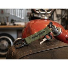 PŘÍVĚSEK NA KLÍČE S LOGEM GS - KLÍČENKY - NA MOTORKÁŘE