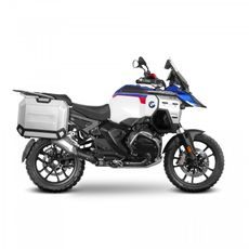 KOMPLETNÍ SADA BOČNÍCH HLINÍKOVÝCH KUFRŮ SHAD TERRA 36L/47L, VČETNĚ MONTÁŽNÍ SADY SHAD BMW R 1300 GS ADVENTURE - SADY - NA MOTORKU