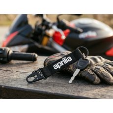 PŘÍVĚSEK NA KLÍČE S LOGEM GS - KLÍČENKY - NA MOTORKÁŘE