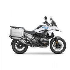 KOMPLETNÍ SADA BOČNÍCH HLINÍKOVÝCH KUFRŮ SHAD TERRA 36L/47L, VČETNĚ MONTÁŽNÍ SADY SHAD BMW R 1300 GS - SADY - NA MOTORKU