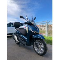 Piaggio Beverly 400 blu oxygen