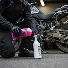 SADA "KDO MAŽE TEN JEDE" - NA MOTORKU