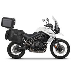 Kompletní sada bočních adventure brašen SHAD TERRA TR40 a černého hliníkového 48L topcase, včetně montážní sady SHAD TRIUMPH Tiger 800