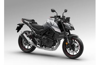 Honda CB750 Hornet - stříbrná 2025