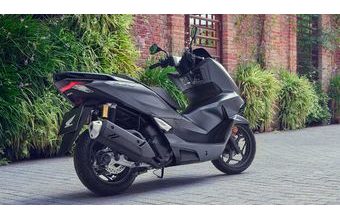 HONDA PCX DX 125 - MATTE GALAXY BLACK METALLIC - 2026 - PCX - SKÚTRY