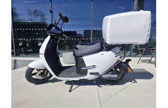 Horwin EK3 s delivery boxem