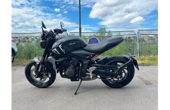 TRIUMPH TRIDENT 660 BAZAR - MOTOBAZAR