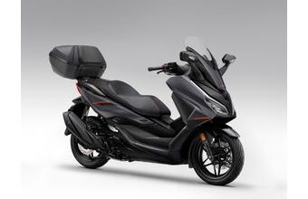 Honda Forza 350 - tmavá šedá 2025 (SE)