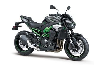 Kawasaki Z900 zelená 2025