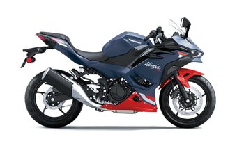 Kawasaki Ninja 500 SE - červená 2026