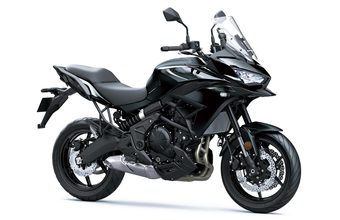 KAWASAKI VERSYS 650 - ČERNÁ 2026 - ADVENTURE TOURER - MOTORKY