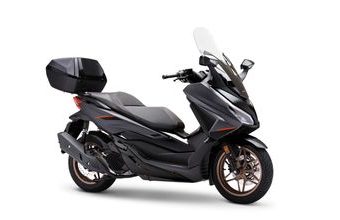Honda Forza 125 - tmavá šedá 2025 (SE)