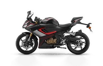 QJMOTOR SRK 125R - černá