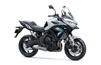 Kawasaki Versys 650 bílá 2025