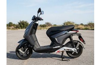 PIAGGIO 1 L3 E5 GREY MATT - ELEKTRICKÉ SKÚTRY - SKÚTRY