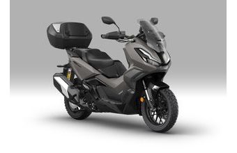 Honda ADV350 s kufrem - stříbrná 2025