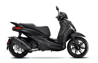 Piaggio Beverly 300 deep black