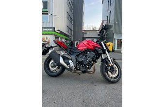 HONDA CB1000 HORNET ČERVENÁ - NOVINÁŘSKÝ MOTOCYKL - HONDA - MOTOBAZAR