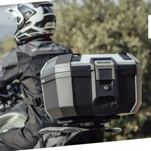 ADVENTURE SET: KUFR SHAD TR46 TERRA S HLINÍKOVÝM KRYTEM + OPĚRKA + MONTÁŽNÍ SADA PRO KAWASAKI KLE 500 (2026) - SADY - NA MOTORKU