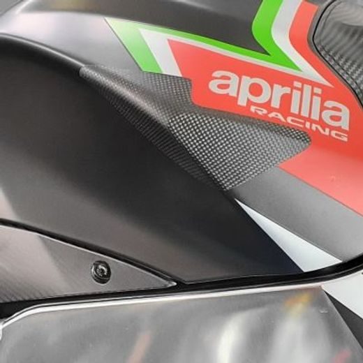 SLIDERY NA NÁDRŽ, APRILIA RSV4 '15-19'/ TUONO V4 1100 '15-19' - TANKPADY NA MOTORKU - NA MOTORKU