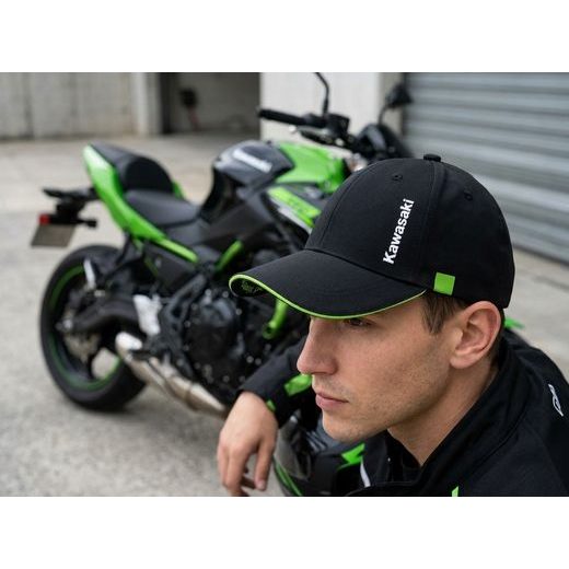 KAWASAKI KŠILTOVKA 2026 - ČERNÁ - ČEPICE A KŠILTOVKY - NA MOTORKÁŘE