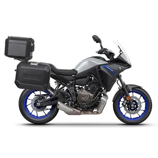 KOMPLETNÍ SADA ČERNÝCH HLINÍKOVÝCH KUFRŮ SHAD TERRA BLACK, 48L TOPCASE 36L/36L BOČNÍ KUFRY, VČETNĚ MONTÁŽNÍ SADY A PLOTNY SHAD YAMAHA MT-07 TRACER / TRACER 700