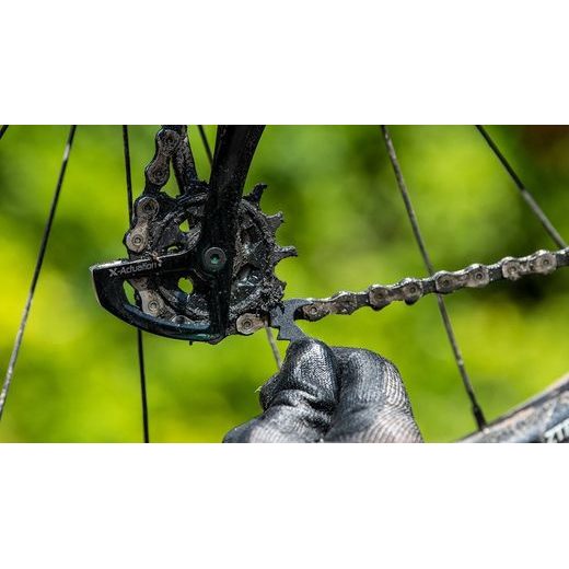 KARTÁČ NA PŘEVODY MUC-OFF 204 - ČIŠTĚNÍ - NA MOTORKU