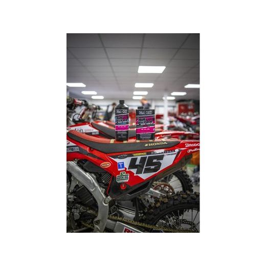MUC-OFF ČISTIČ VZDUCHOVÉHO FILTRU 5 L - ČIŠTĚNÍ - NA MOTORKU