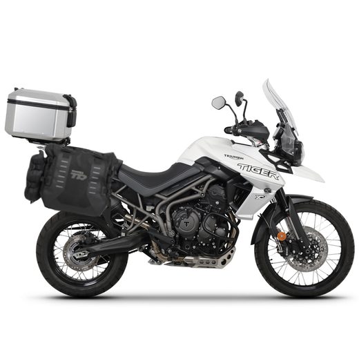 KOMPLETNÍ SADA BOČNÍCH ADVENTURE BRAŠEN SHAD TERRA TR40 A HLINÍKOVÉHO 48L TOPCASE, VČETNĚ MONTÁŽNÍ SADY SHAD TRIUMPH TIGER 800