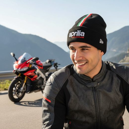 ČEPICE APRILIA 2025 - DÁRKY PRO FANOUŠKY APRILIA - NA MOTORKÁŘE