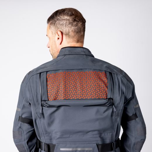 BUNDA IXS TOURSTER-GTX 1.0 – TMAVĚ ŠEDÁ (PRODLOUŽENÁ): 3-VRSTVÝ GORE-TEX® LAMINÁT, CERTIFIKACE AAA A EXTRA DÉLKA PRO VYSOKÉ POSTAVY - TEXTILNÍ BUNDY - NA MOTORKÁŘE