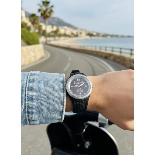 VESPA HODINKY SE SILIKOMOVÝM PÁSKEM - ČERNÁ - DOPLŇKY - NA MOTORKÁŘE