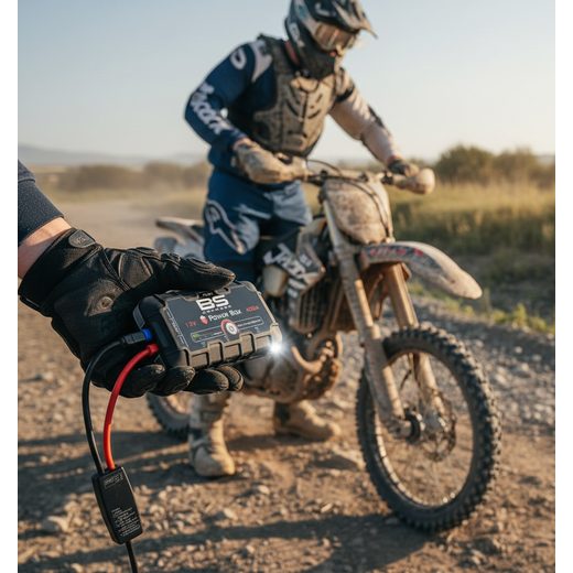 ZÁLOŽNÍ ZDROJ BS-BATTERY POWER BOX PB01 - DÁRKY PRO MOTOKROSAŘE - NA MOTORKÁŘE