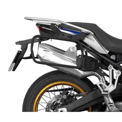 MONTÁŽNÍ SADA 4P SYSTÉM SHAD V0DS944P (PRO KUFRY A BRAŠNY TERRA A SH38X) PRO VOGE DSX 900 2024-2026 - MONTÁŽNÍ SADY - NA MOTORKU