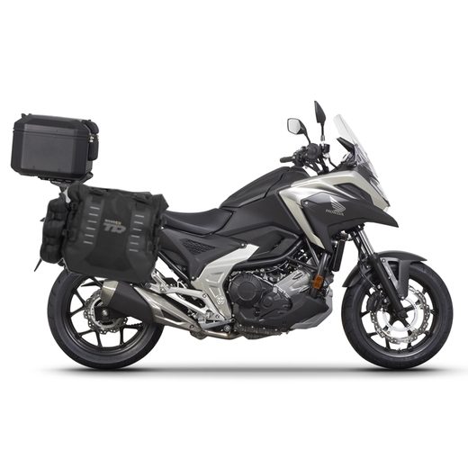 KOMPLETNÍ SADA BOČNÍCH ADVENTURE BRAŠEN SHAD TERRA TR40 A ČERNÉHO HLINÍKOVÉHO 37L TOPCASE, VČETNĚ MONTÁŽNÍ SADY SHAD HONDA NX 750 X 2021-