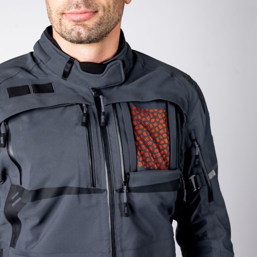 BUNDA IXS TOURSTER-GTX 1.0 – TMAVĚ ŠEDÁ (ZKRÁCENÁ): 3-VRSTVÝ GORE-TEX® LAMINÁT, CERTIFIKACE AAA A SUPERFABRIC® - TEXTILNÍ BUNDY - NA MOTORKÁŘE