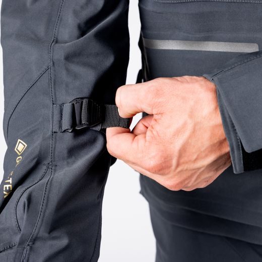 BUNDA IXS TOURSTER-GTX 1.0 – TMAVĚ ŠEDÁ (PRODLOUŽENÁ): 3-VRSTVÝ GORE-TEX® LAMINÁT, CERTIFIKACE AAA A EXTRA DÉLKA PRO VYSOKÉ POSTAVY - TEXTILNÍ BUNDY - NA MOTORKÁŘE