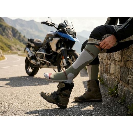 FUNKČNÍ LETNÍ PONOŽKY BMW MOTORRAD - KHAKI - SPODNÍ PRÁDLO - NA MOTORKÁŘE