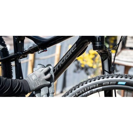 ZÁZRAČNÝ LESK MUC-OFF 947 500ML - NA MOTORKU - NA DOVOLENOU