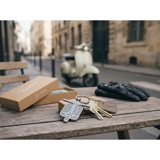 KLÍČENKA VESPA - ŠEDÁ - KLÍČENKY - NA MOTORKÁŘE