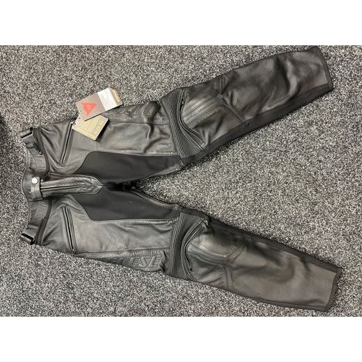 DÁMSKÉ KOŽENÉ KALHOTY DAINESE PONY C2 PELLE LADY - ČERNÁ - XL - KOŽENÉ KALHOTY - NA MOTORKÁŘE
