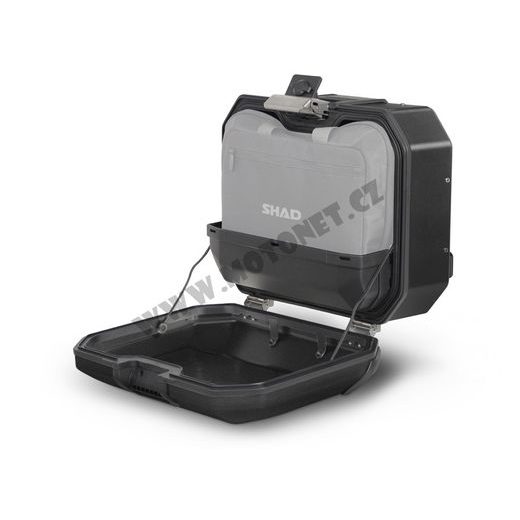KOMPLETNÍ SADA BOČNÍCH ČERNÝCH HLINÍKOVÝCH KUFRŮ SHAD TERRA BLACK 36L/36L, VČETNĚ MONTÁŽNÍ SADY SHAD BMW F 900 XR - SADY - NA MOTORKU