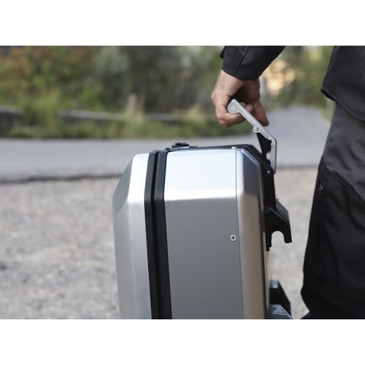 KOMPLETNÍ SADA BOČNÍCH HLINÍKOVÝCH KUFRŮ SHAD TERRA 36L/47L, VČETNĚ MONTÁŽNÍ SADY SHAD BMW R 1300 GS - SADY - NA MOTORKU